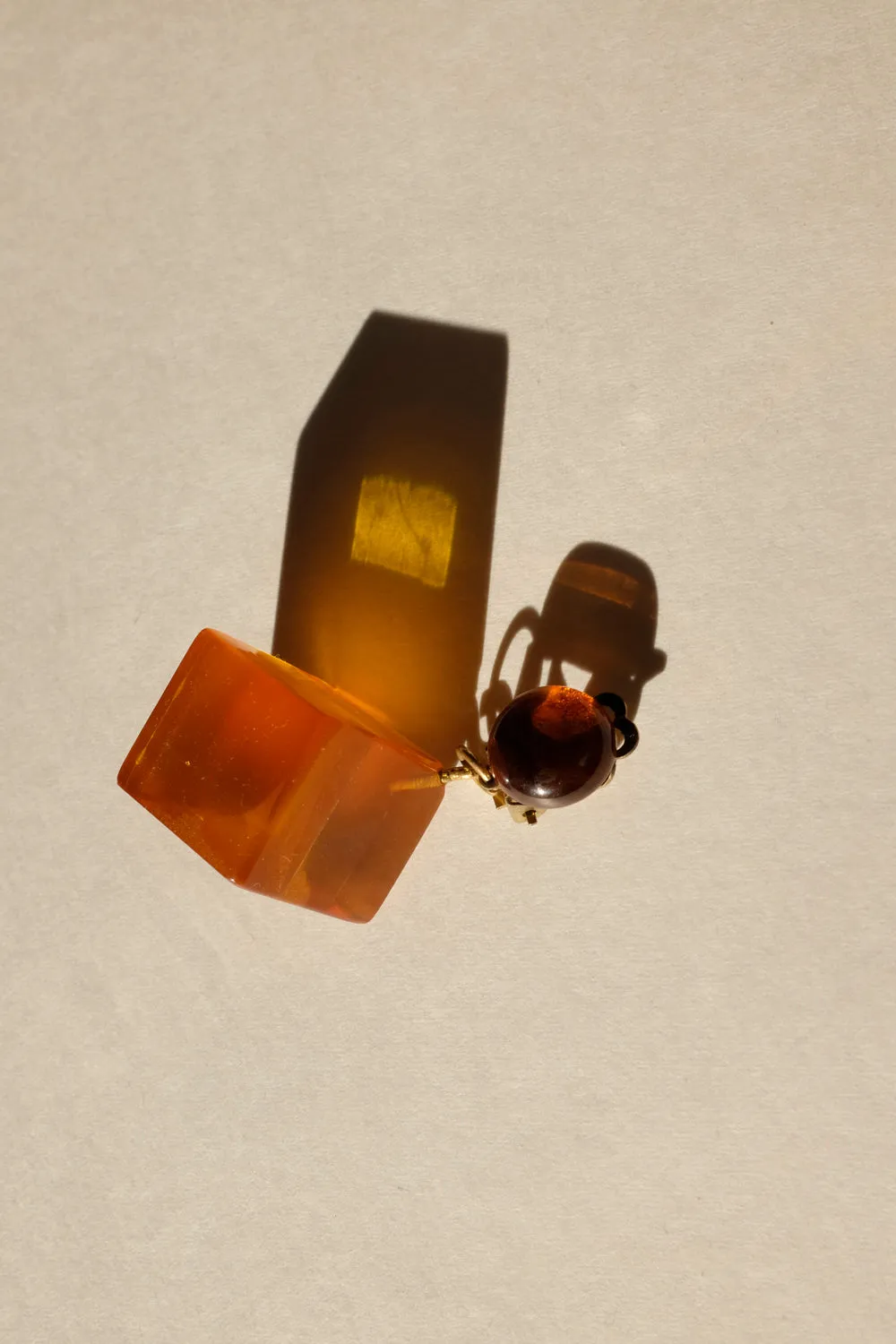 0018_CUBE SINGLE VINTAGE EARRING