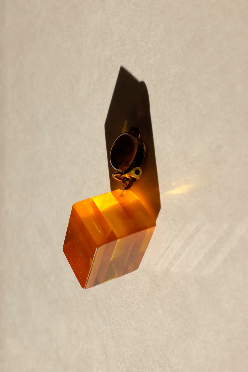0018_CUBE SINGLE VINTAGE EARRING