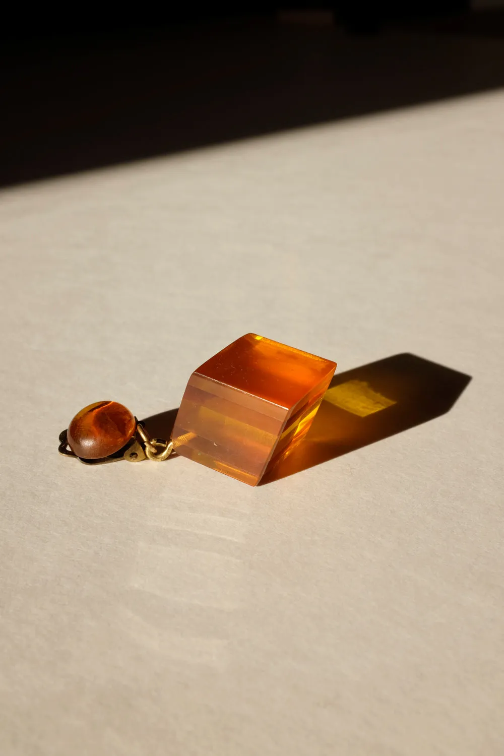 0018_CUBE SINGLE VINTAGE EARRING
