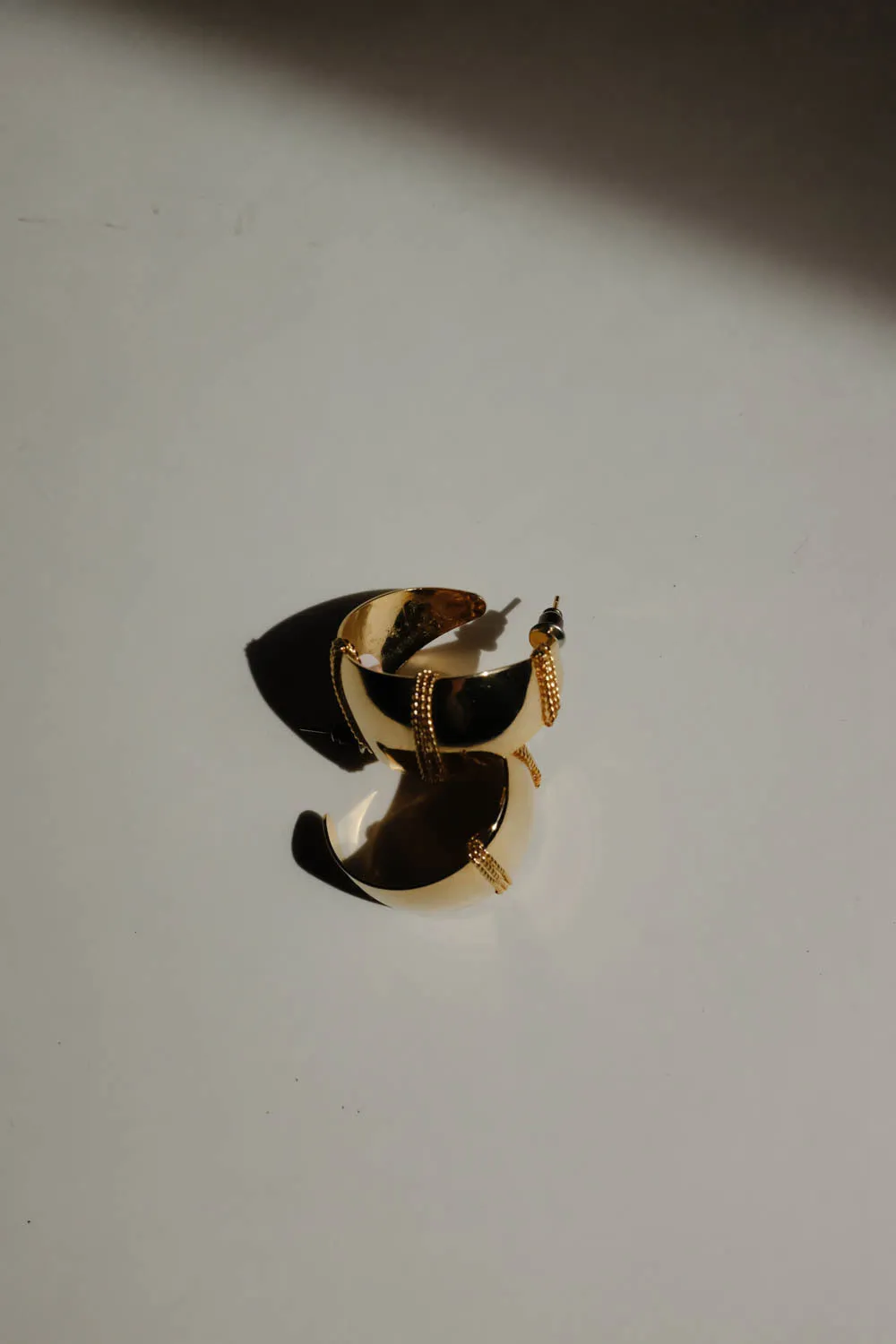 0033_BOLD GOLD HOOPS