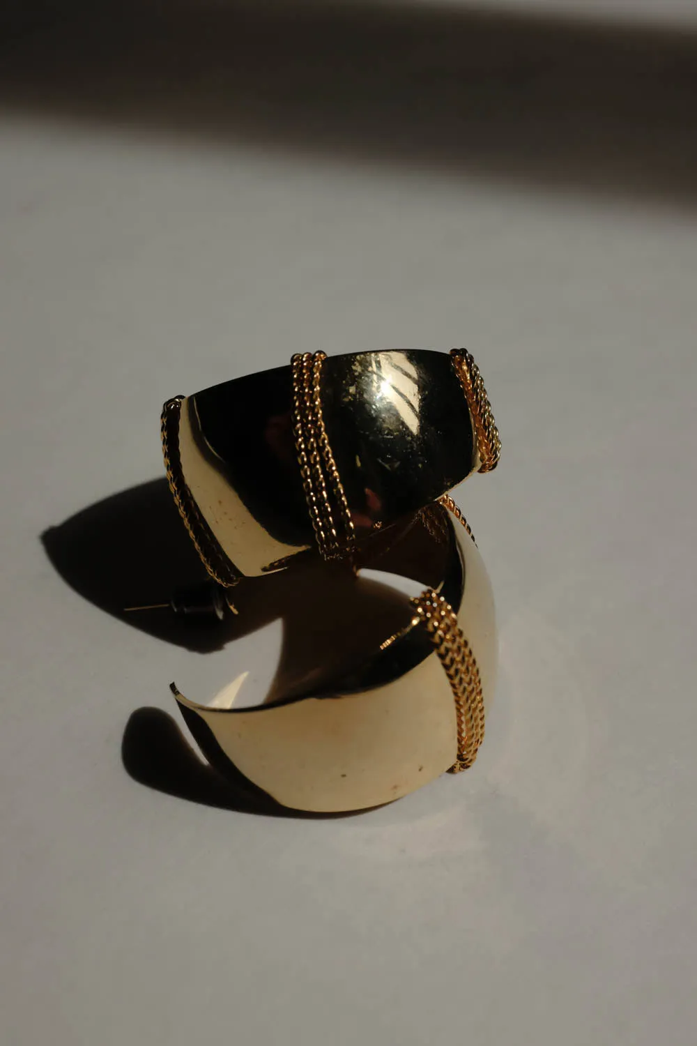 0033_BOLD GOLD HOOPS