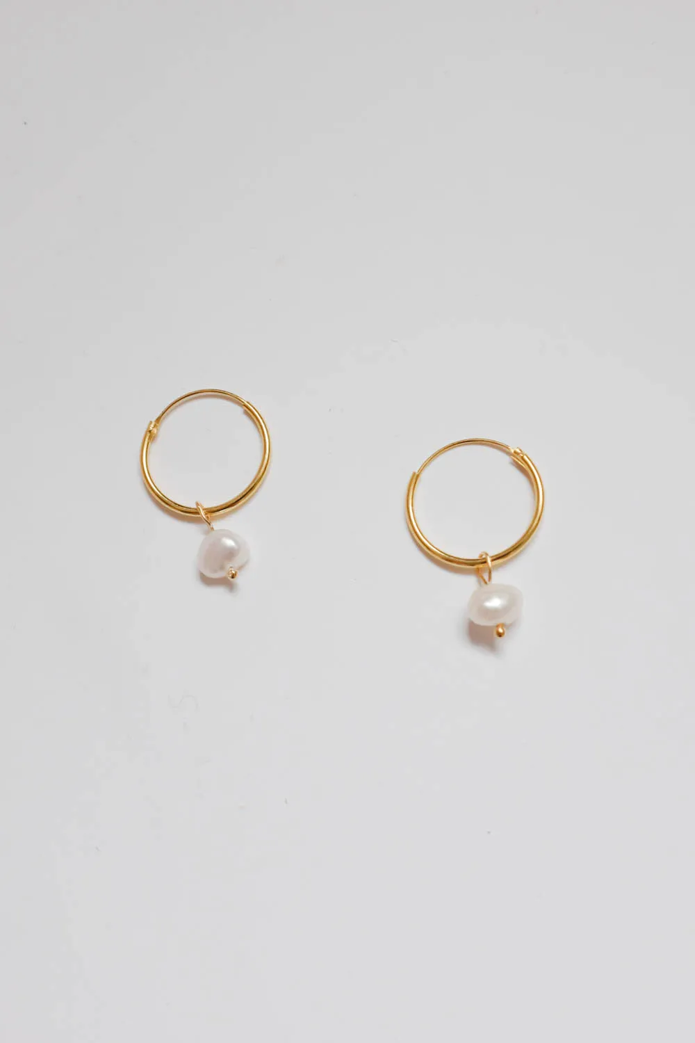 0034_FINE SMALL PEARL LOOP EARRINGS