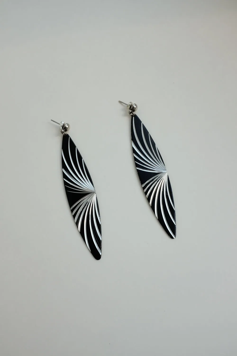 0057_LONG PSYCHEDELIC VINTAGE EARRINGS