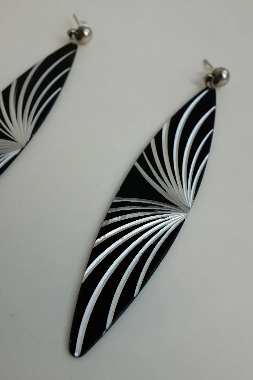 0057_LONG PSYCHEDELIC VINTAGE EARRINGS