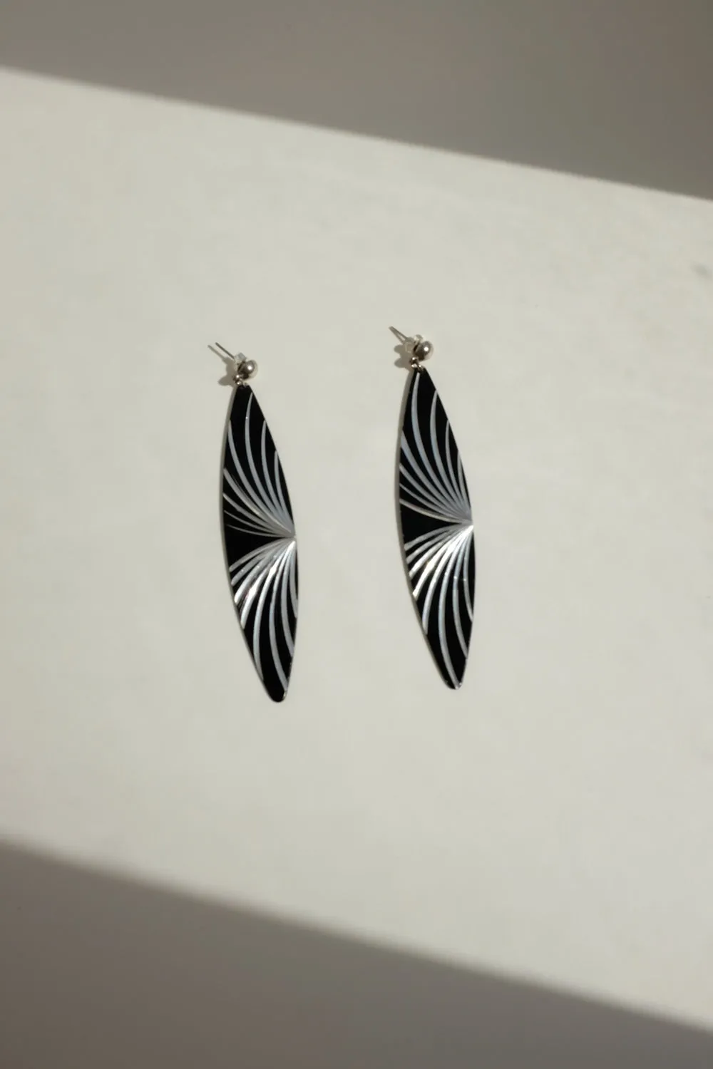0057_LONG PSYCHEDELIC VINTAGE EARRINGS