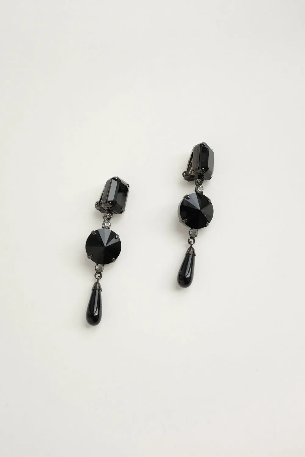 0057_VINTAGE LONG BLACK EARRINGS