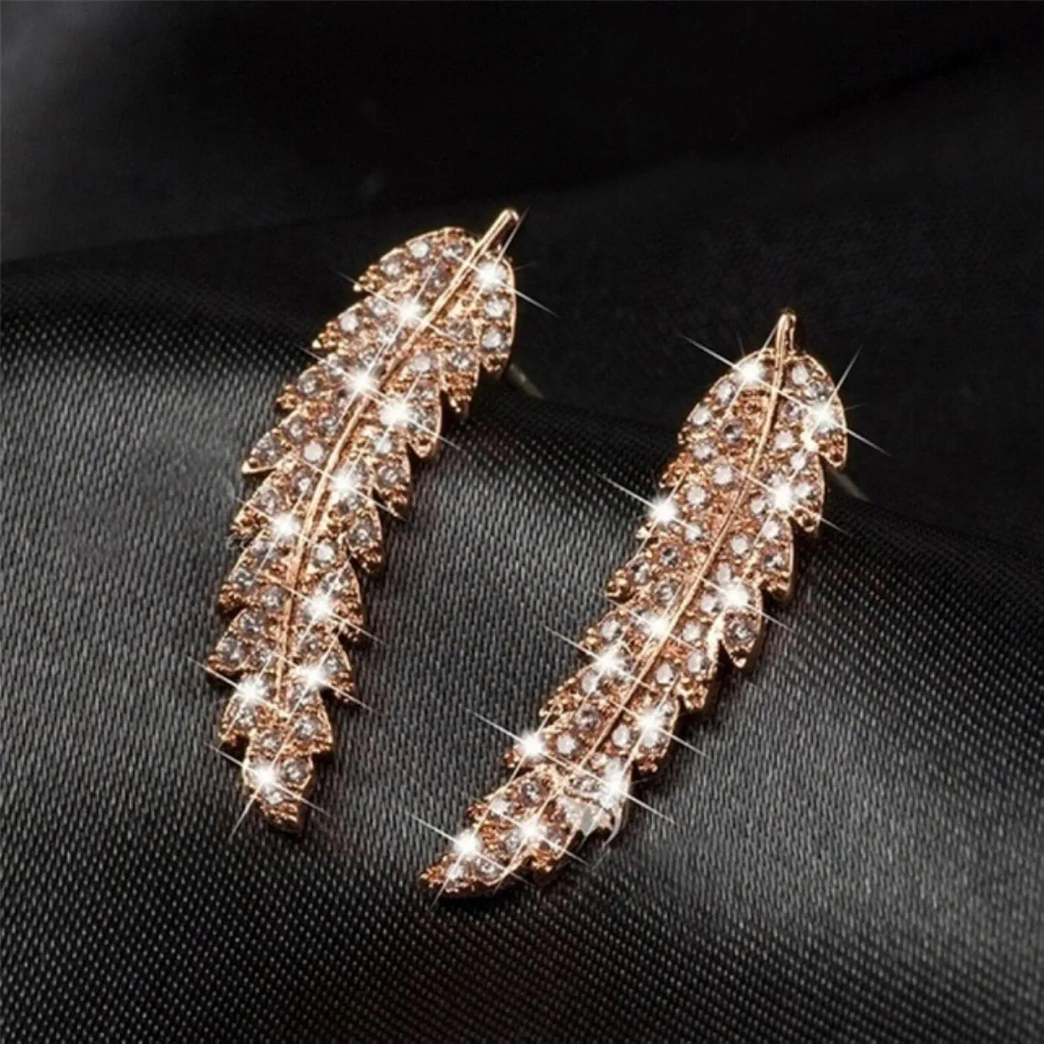 1 Pair Gorgeous Feather Ear Climbers Earrings Light Luxury Crystal Diamonden Wedding Earrings for Women Jewelry