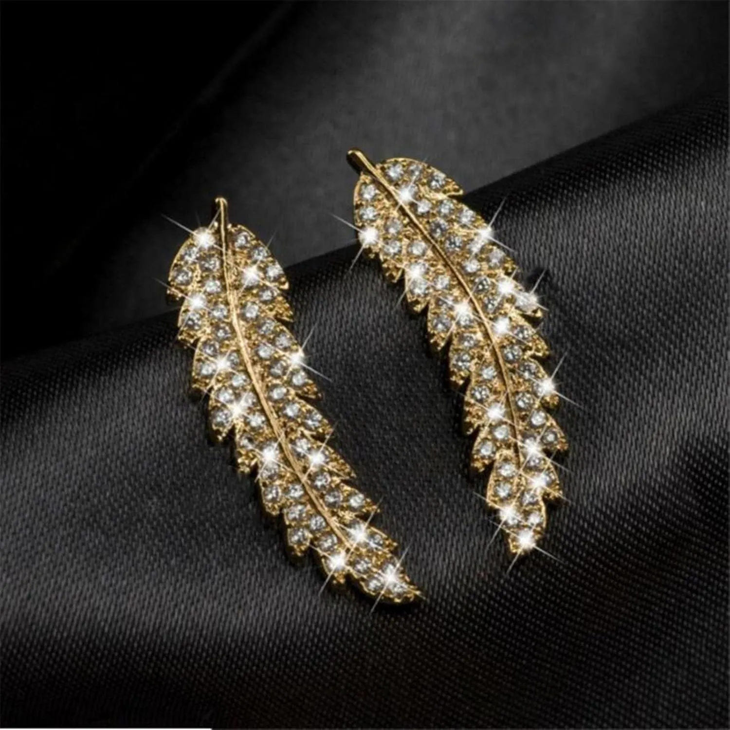 1 Pair Gorgeous Feather Ear Climbers Earrings Light Luxury Crystal Diamonden Wedding Earrings for Women Jewelry