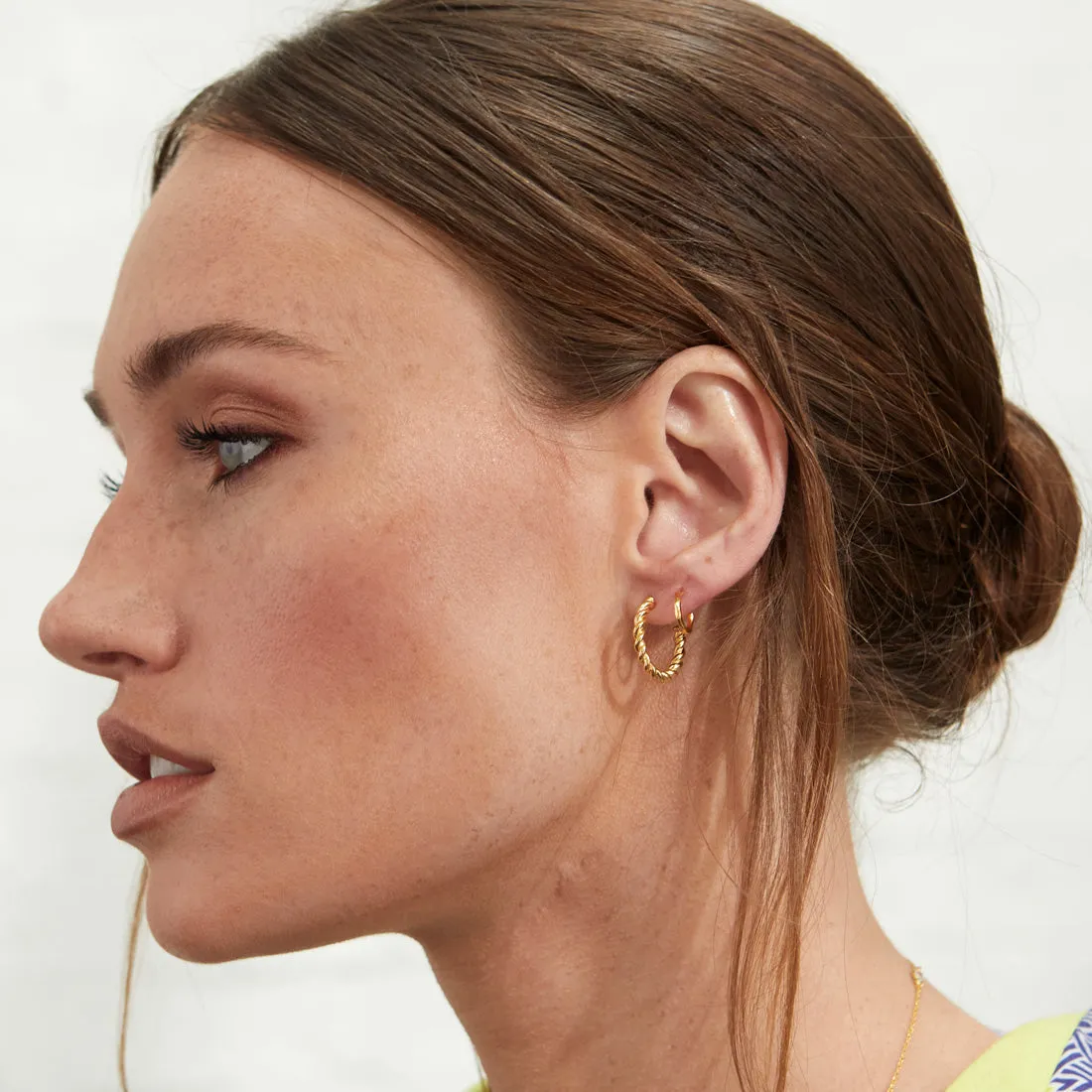 Alhambra Piccolo Twisted Gold Vermeil Hoop Earrings