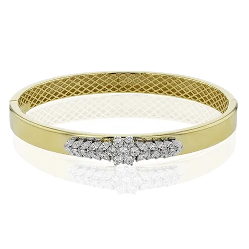 Bangle in 18k Gold with Diamonds