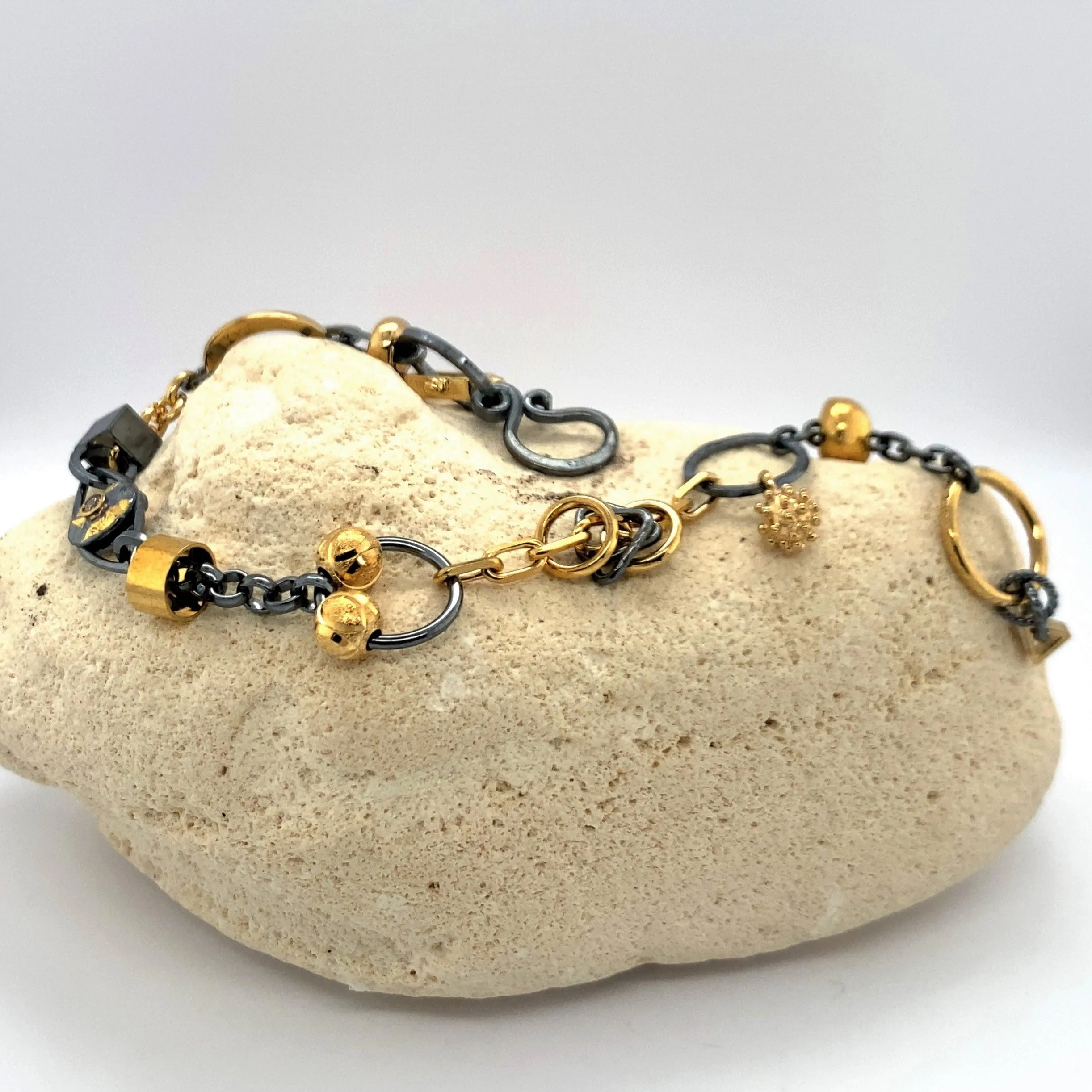 Black and Gold Treasure Bracelet - Champagne Diamond