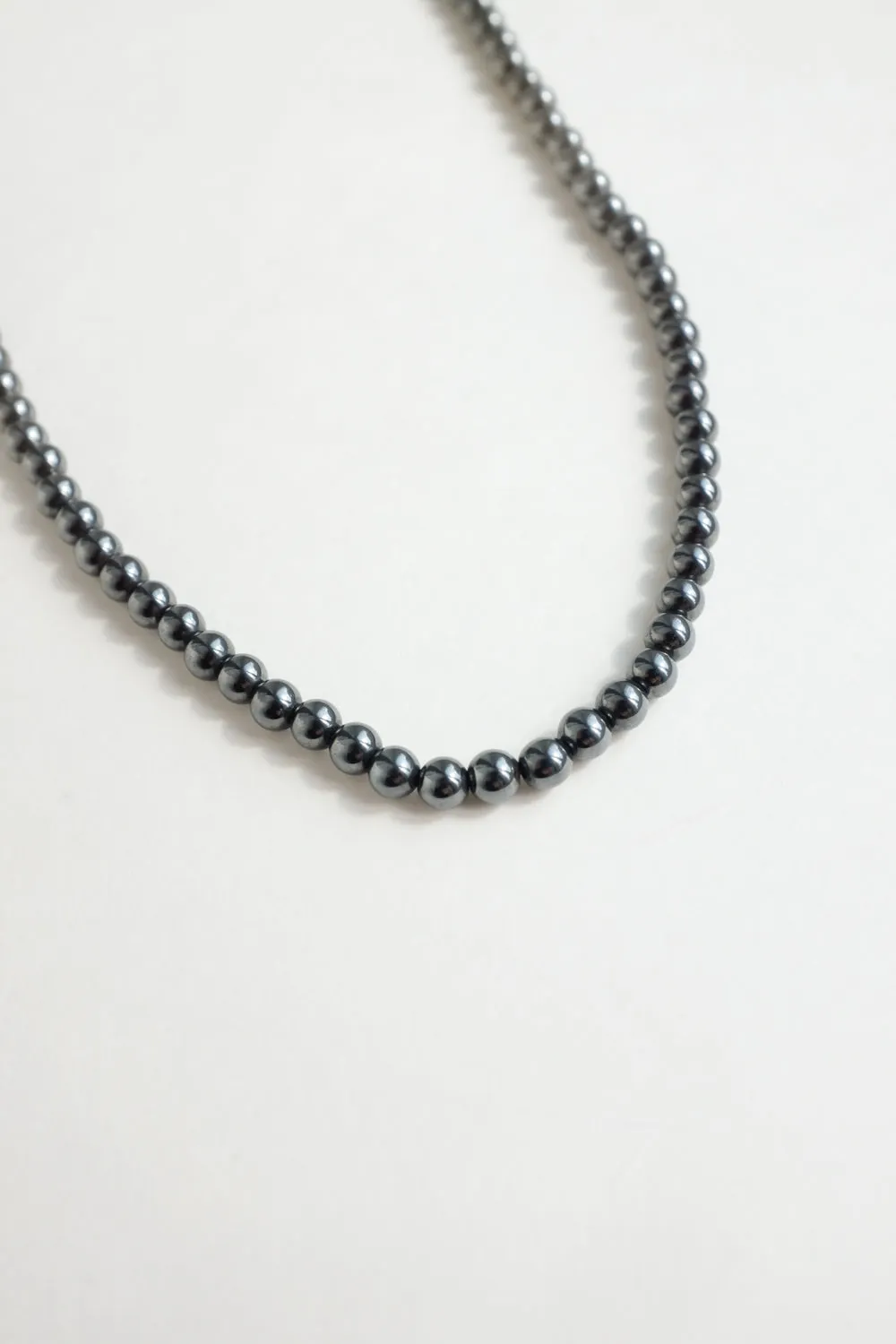 BLACK GLASS PEARL VINTAGE NECKLACE