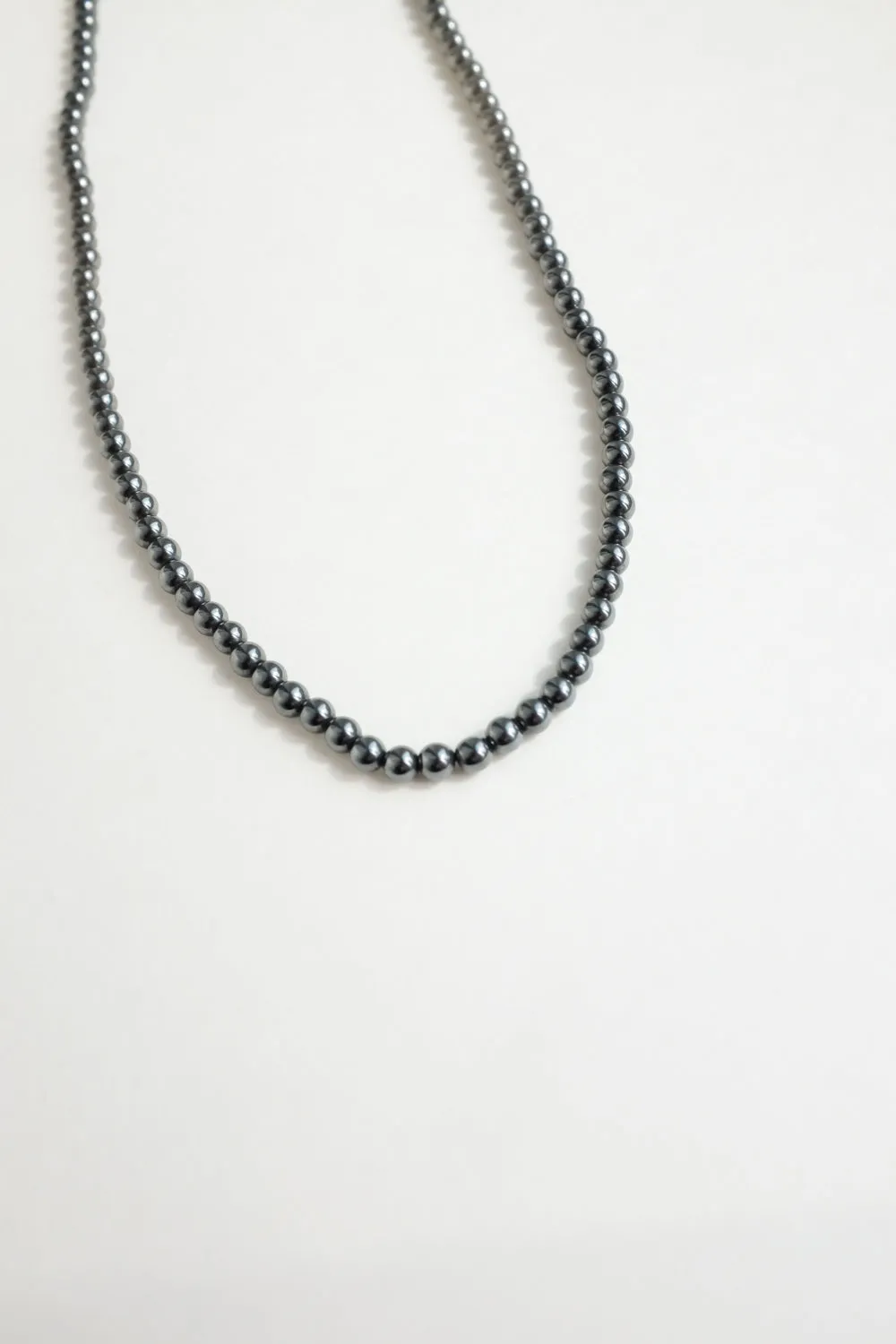 BLACK GLASS PEARL VINTAGE NECKLACE
