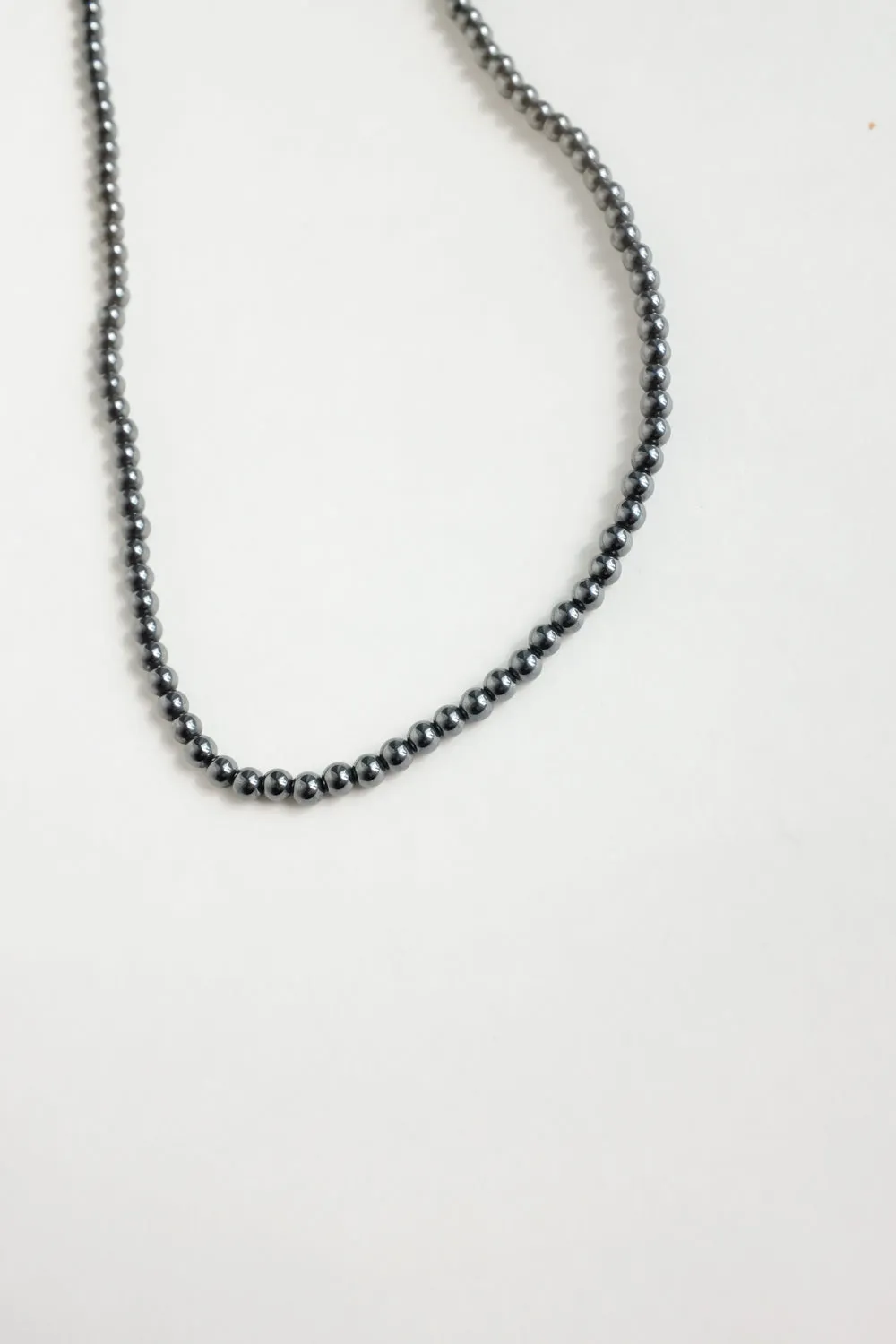 BLACK GLASS PEARL VINTAGE NECKLACE