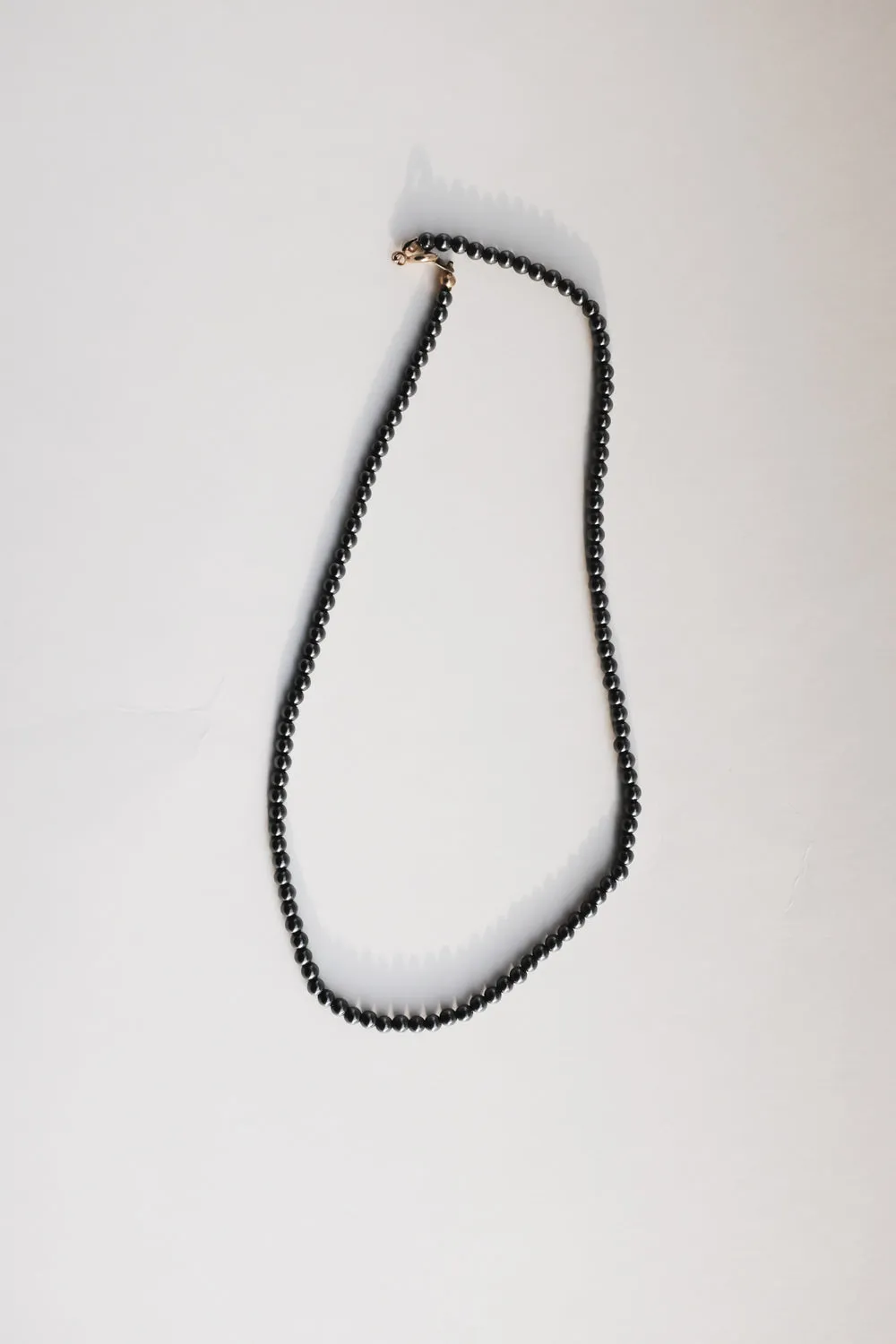BLACK GLASS PEARL VINTAGE NECKLACE