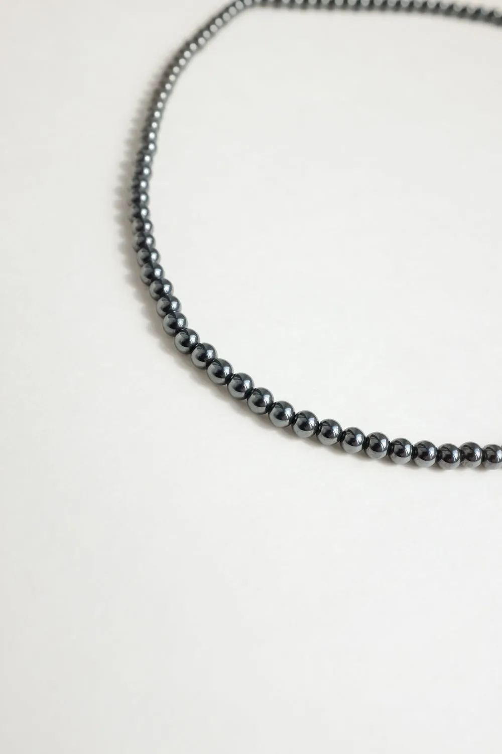 BLACK GLASS PEARL VINTAGE NECKLACE