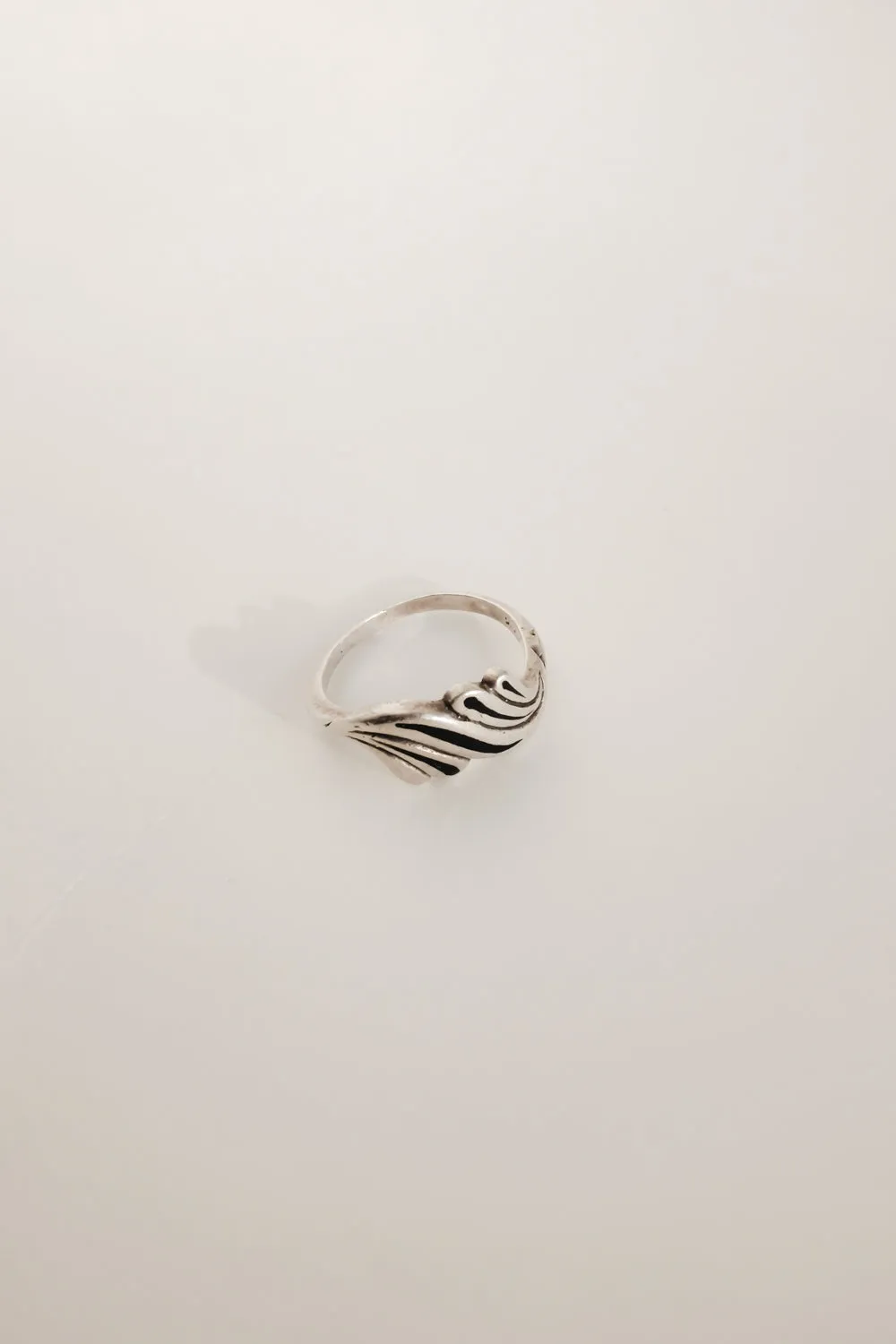 BLACK WAVES VINTAGE RING SILVER 925