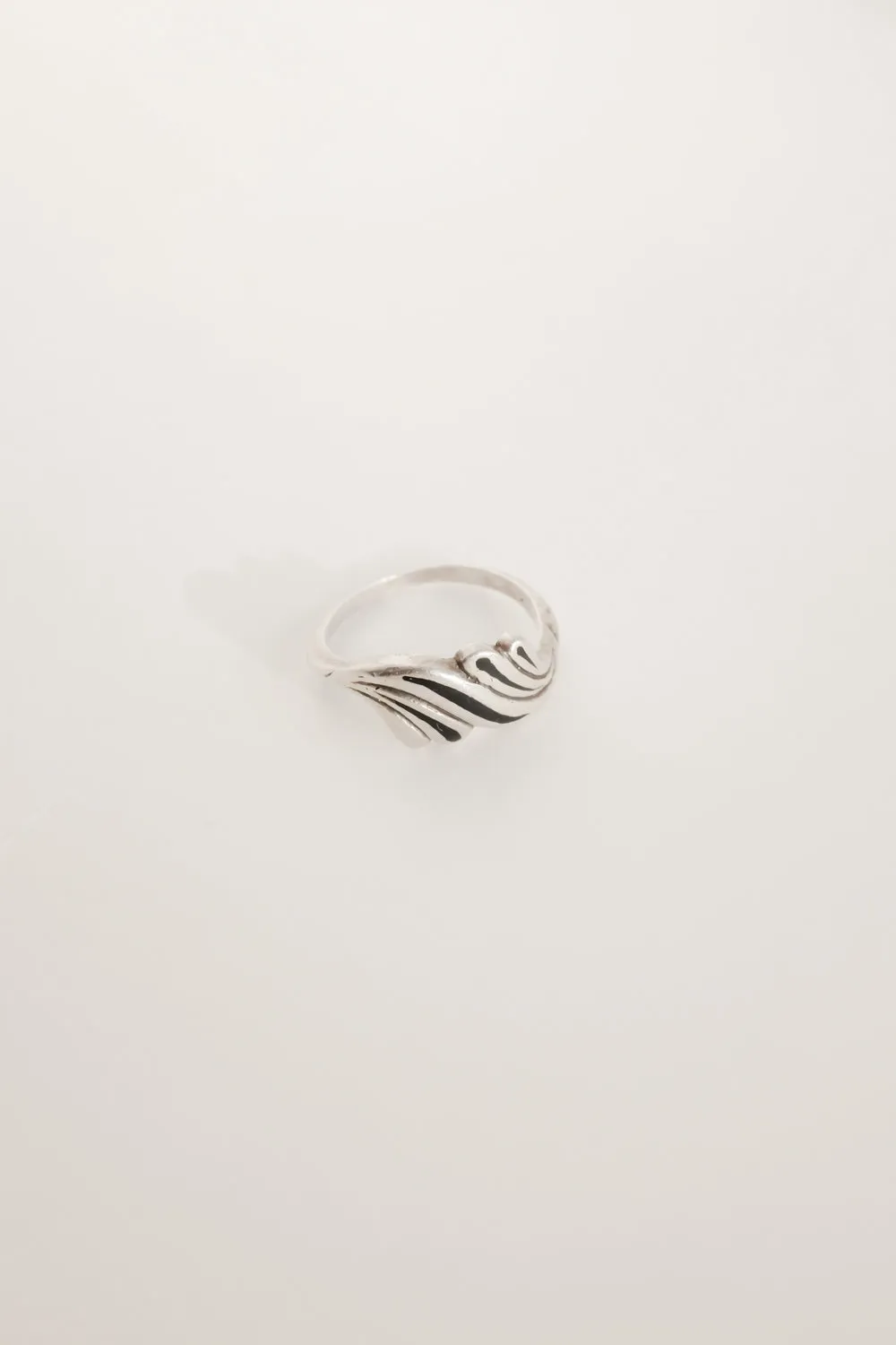 BLACK WAVES VINTAGE RING SILVER 925