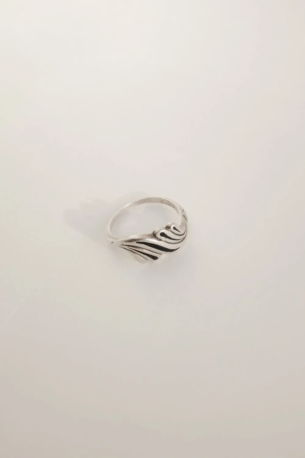 BLACK WAVES VINTAGE RING SILVER 925