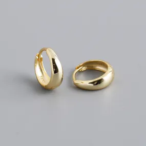 CURVED HOOP EARRINGS