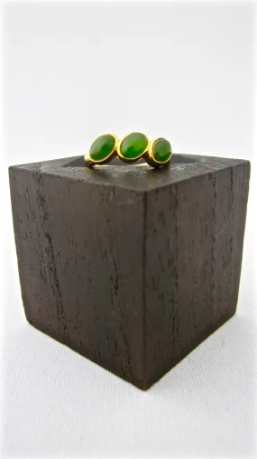 Jade Oval Trio Ring Gold
