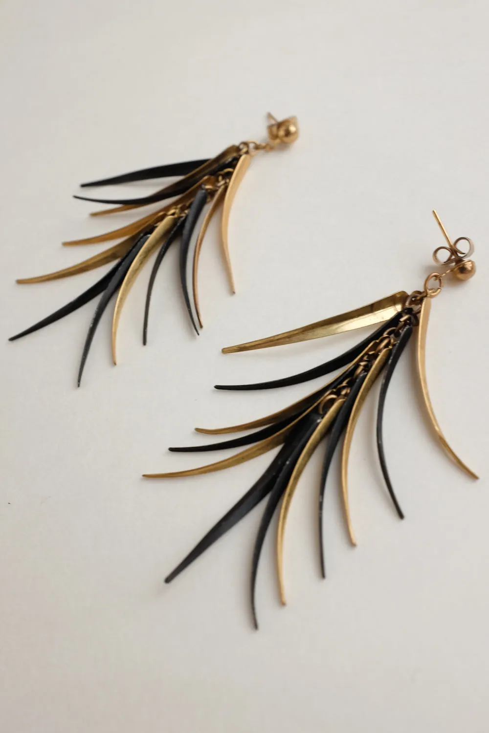 LONG GOLD BLACK VINTAGE EARRINGS