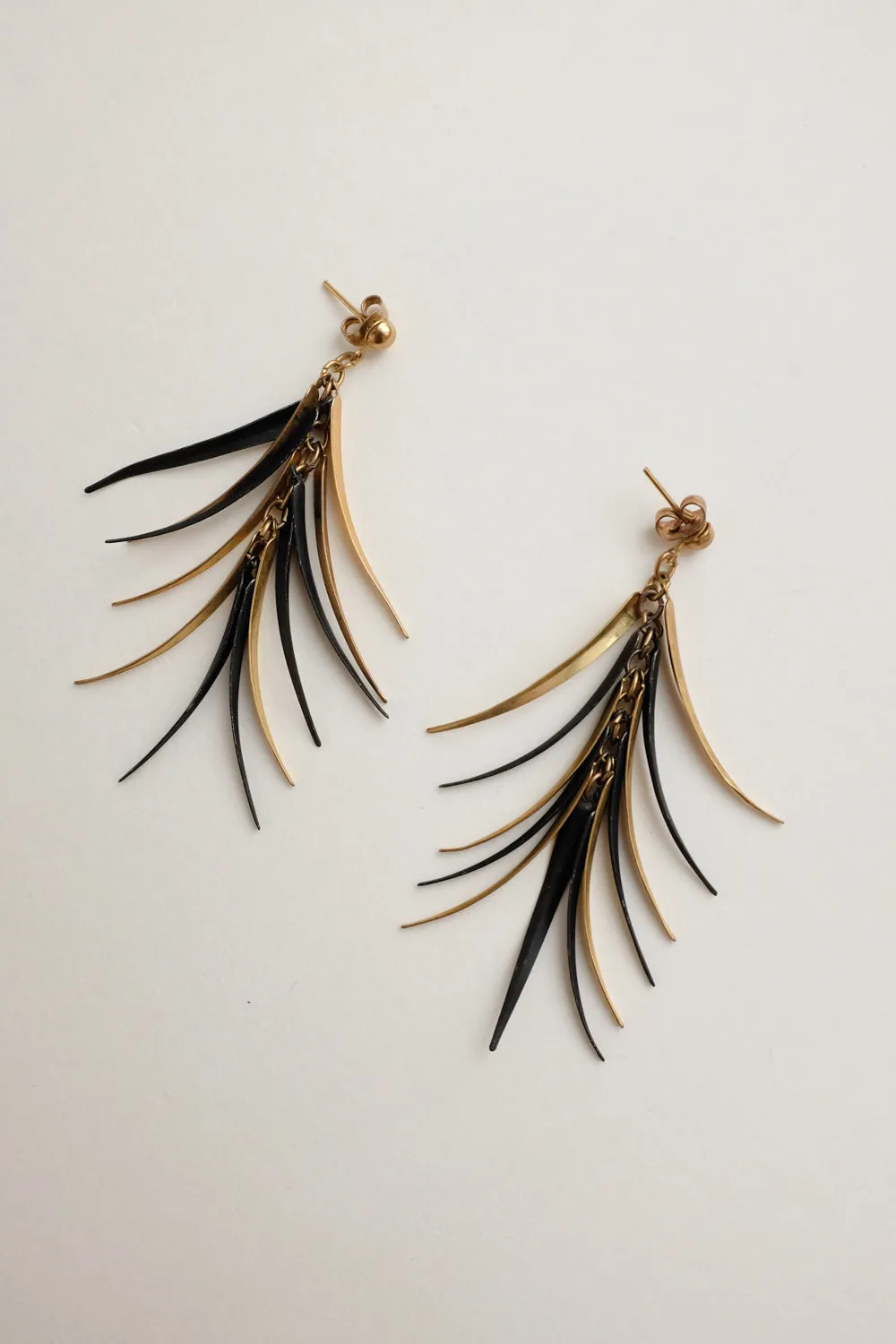 LONG GOLD BLACK VINTAGE EARRINGS