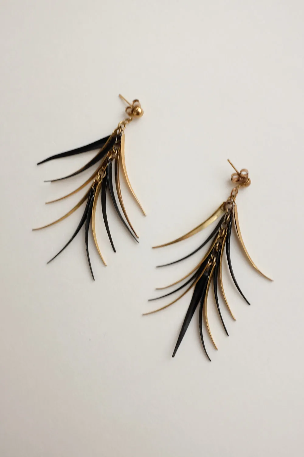 LONG GOLD BLACK VINTAGE EARRINGS