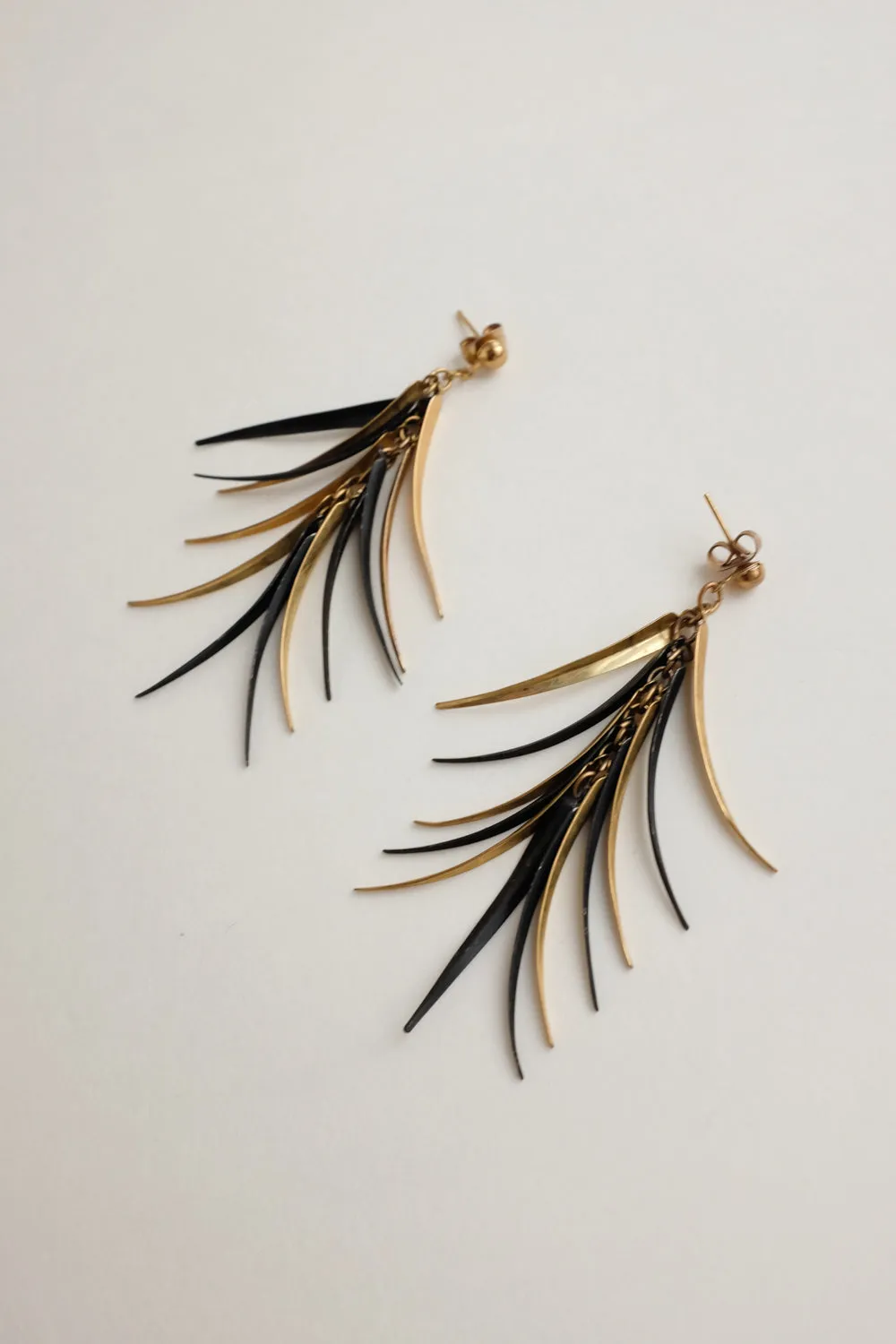 LONG GOLD BLACK VINTAGE EARRINGS