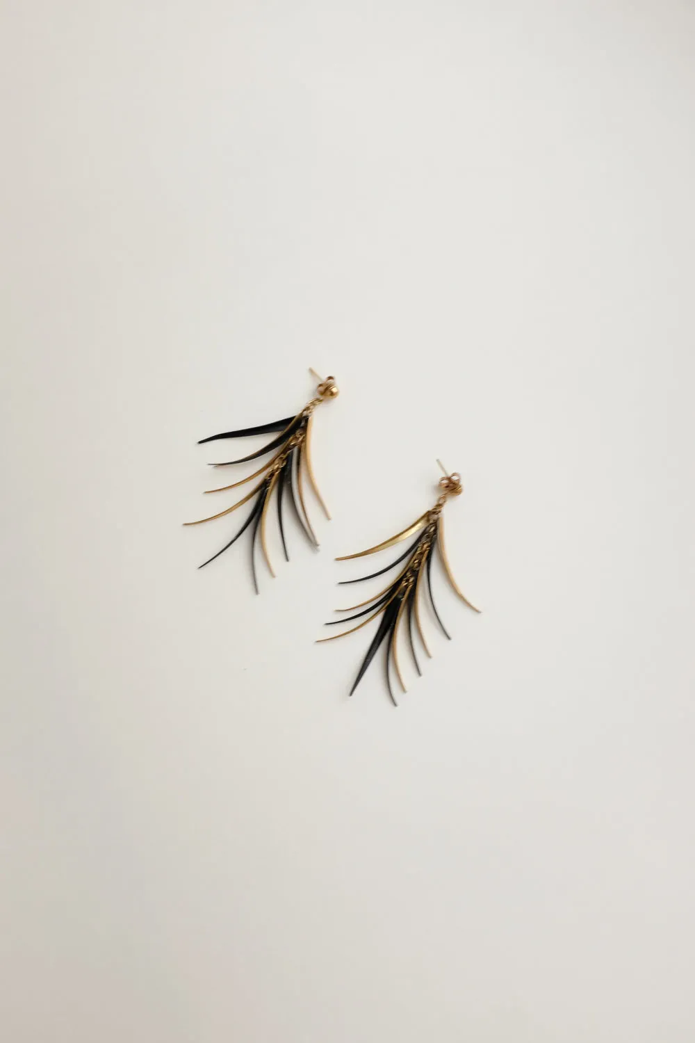 LONG GOLD BLACK VINTAGE EARRINGS