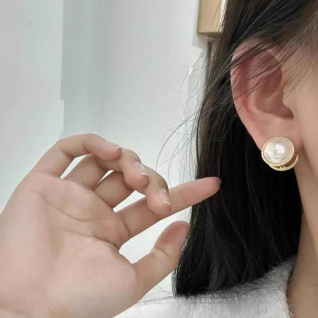 Pearl Stud Earrings for Women, Round Stud White Simulated Shell Pearl Earrings Hypoallergenic Jewelry for Her