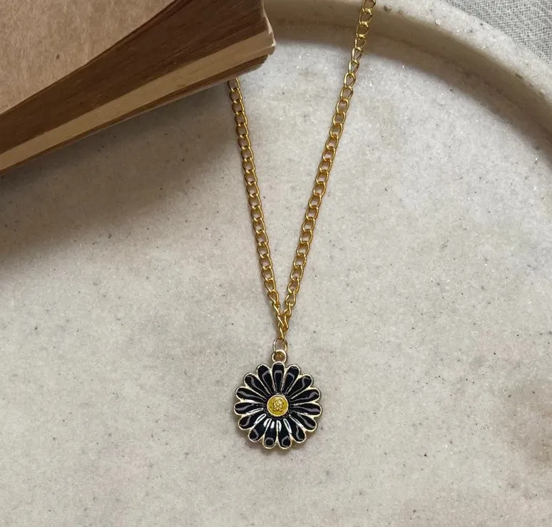 Y2K Charm Pendant Gold Necklace - Season Love