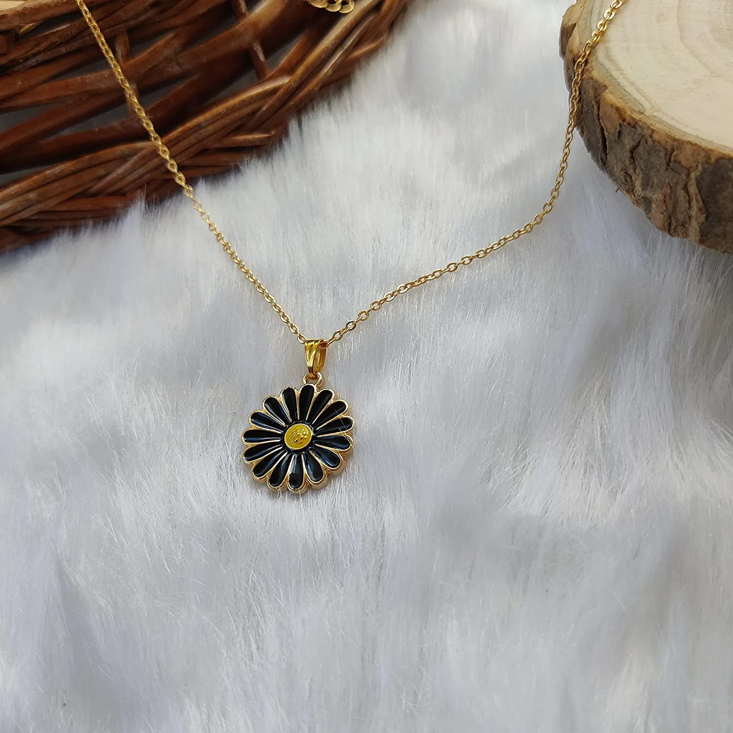 Y2K Charm Pendant Gold Necklace - Season Love