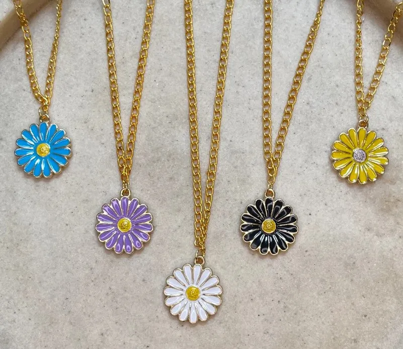 Y2K Charm Pendant Gold Necklace - Season Love