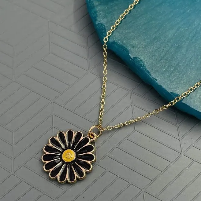 Y2K Charm Pendant Gold Necklace - Season Love