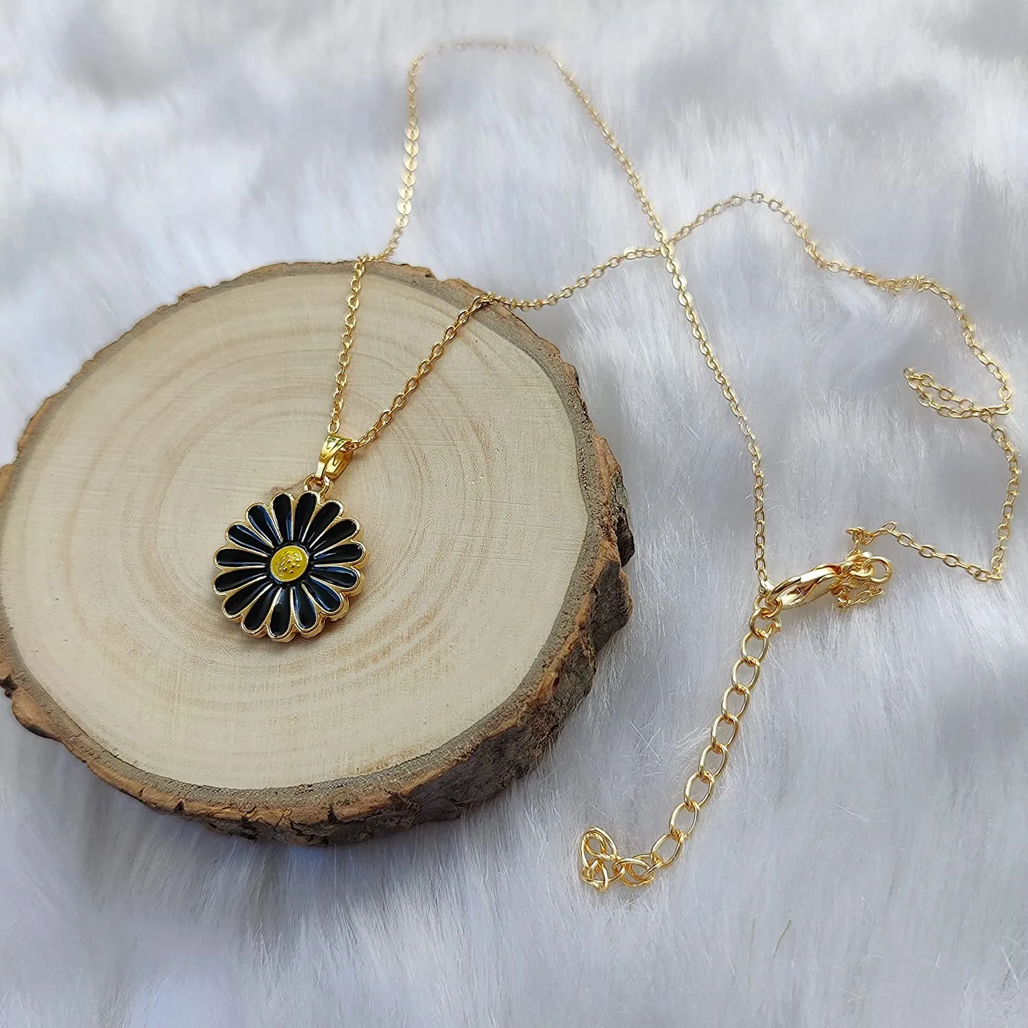 Y2K Charm Pendant Gold Necklace - Season Love